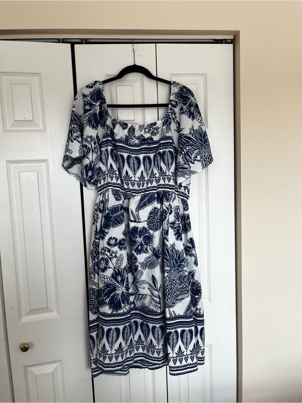 BloomChic Blue and White Floral Midi Dress - Picture 4 of 5